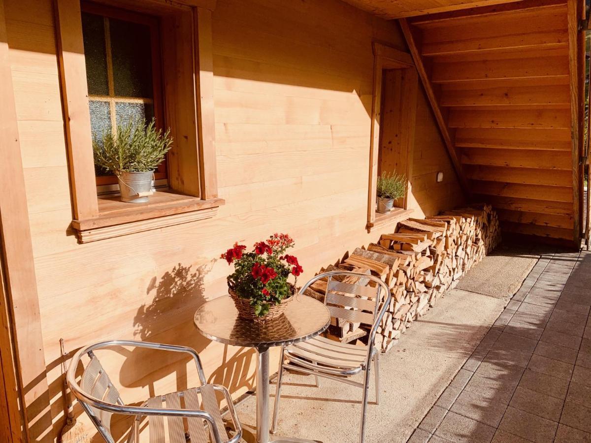 Chalet Butterfly อาเดลโบเดิน ภายนอก รูปภาพ